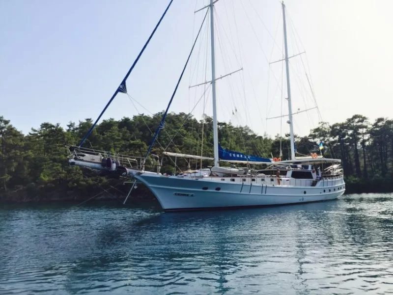 Cemre 4 Charter