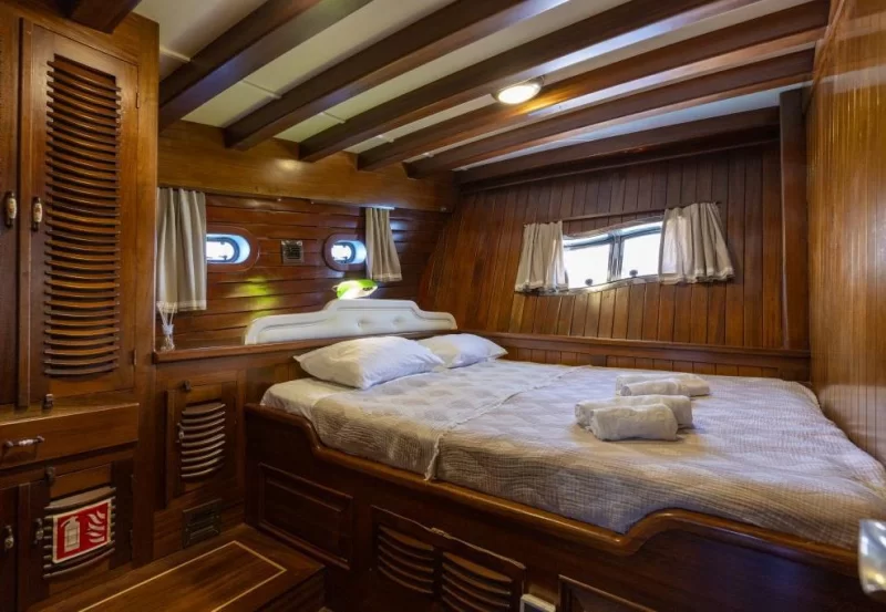 Serenad Charter
