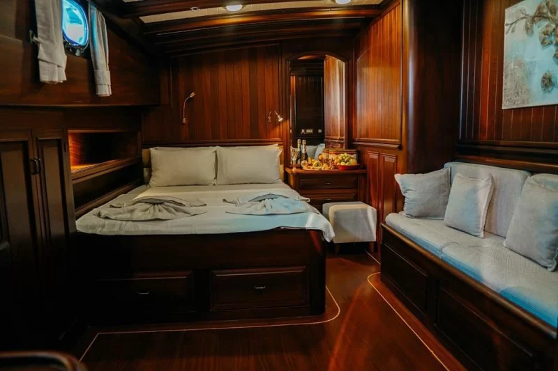 Wicked Felina Charter